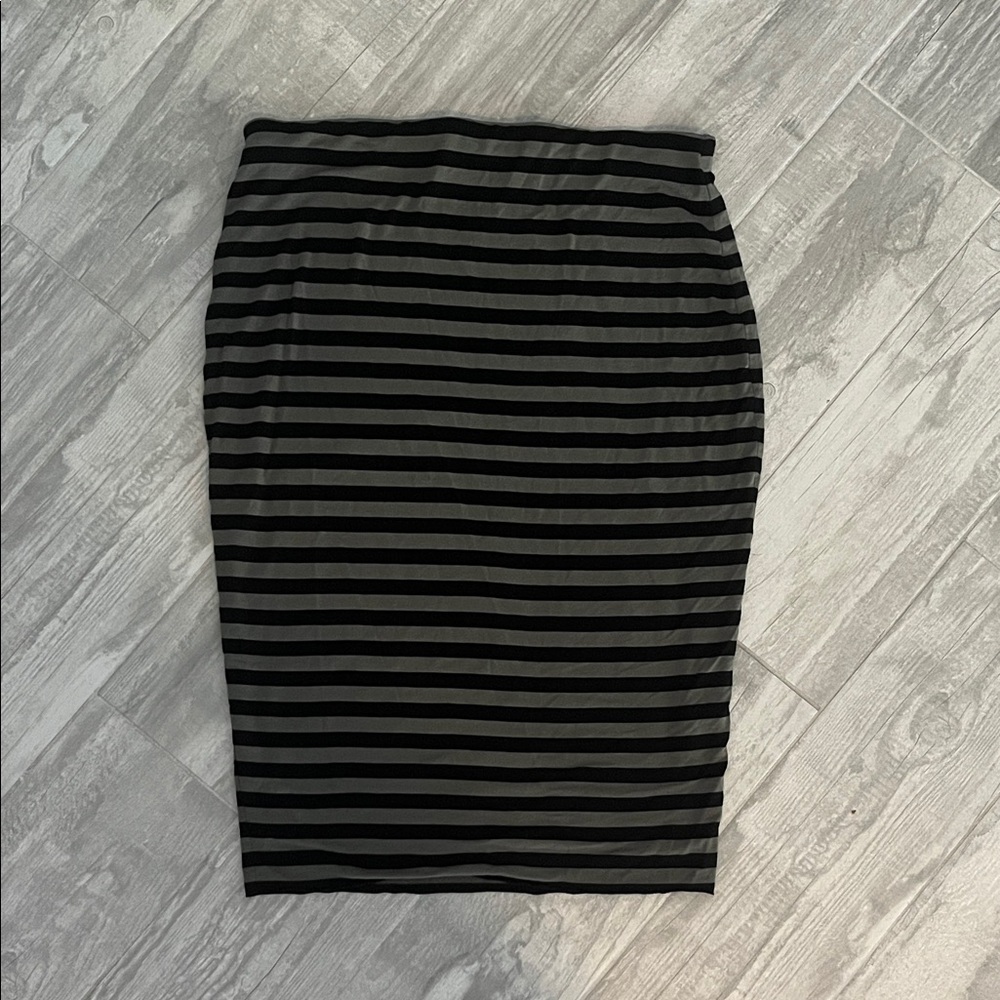Vince Camuto Chic Striped Black and Green Pencil Skirt